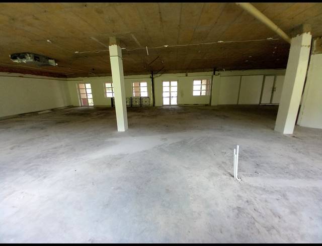 712M² OFFICE TO LET IN BRYANSTON